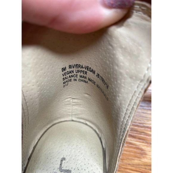 JBU Rivera Vegan Memory Foam Hook and Loop Sandals size 9 - Picture 3 of 3